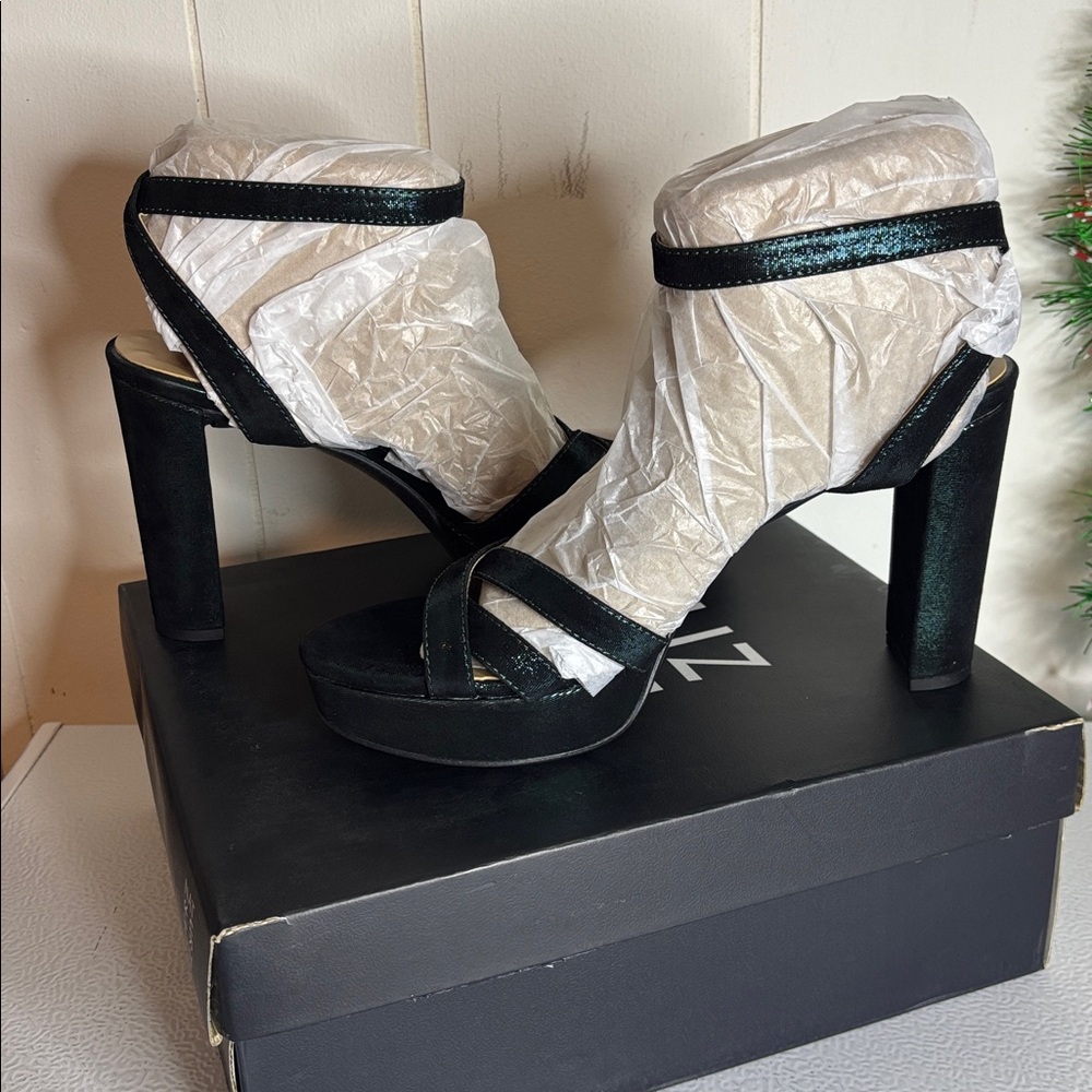 Green Mallory Women's Shoes